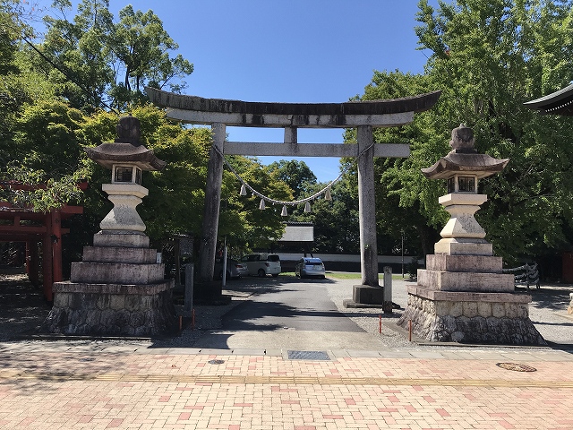 春日神社(関市)　東鳥居