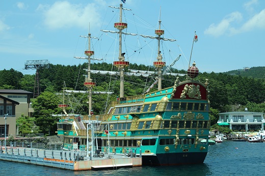 元箱根から桃源台まで乗船した海賊船