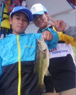 20160919子供釣り教室河口湖バス釣れた.JPG